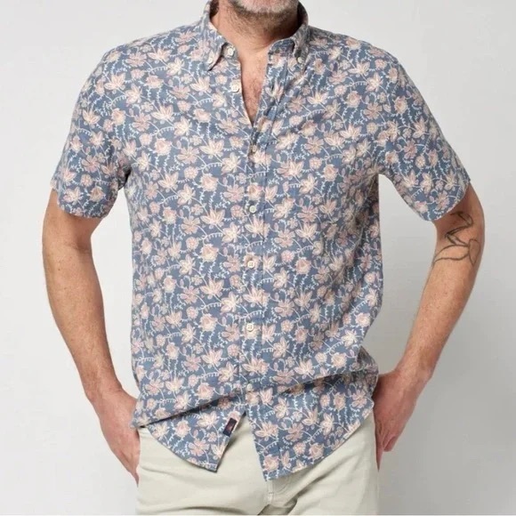 Faherty Short Sleeve Button Down - Picture 4 of 10